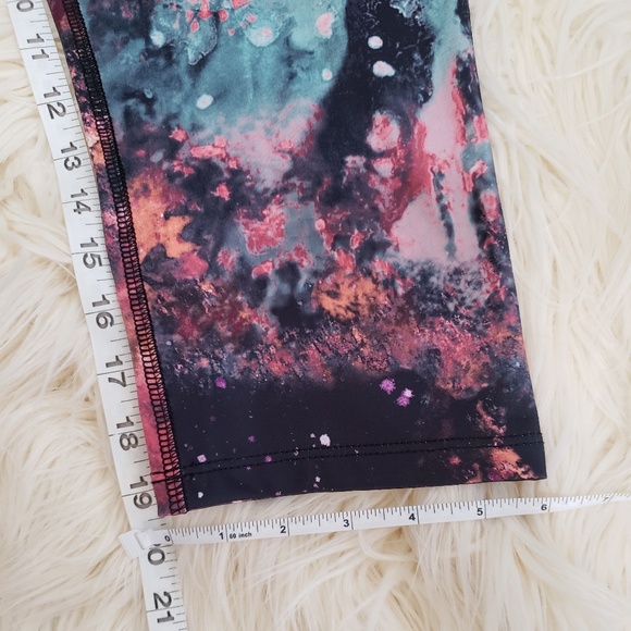 KOS USA Black Galaxy Print Capris Leggings sz. L - Picture 4 of 5